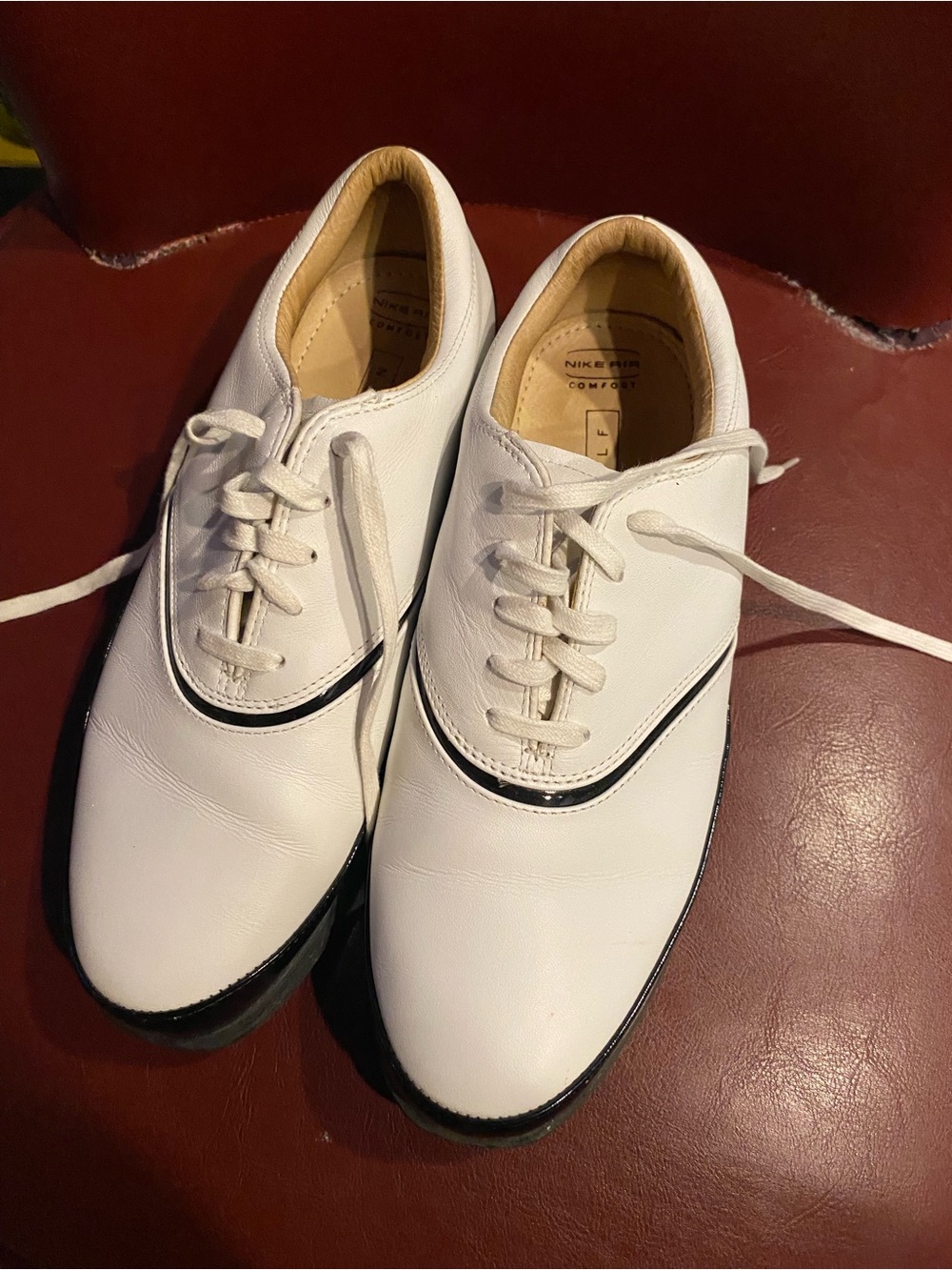 Nike White Leather Oxford Golf Shoes with Black Trim